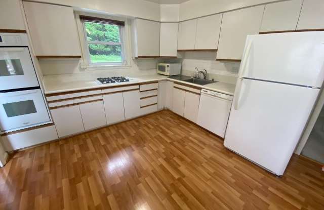 6411 E HALBERT Road Gallery 2