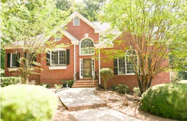 3885 Waterford Drive Gallery 1