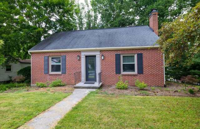 Quiet Neighborhood Gem - 1100 Kentwood Dr. photos photos