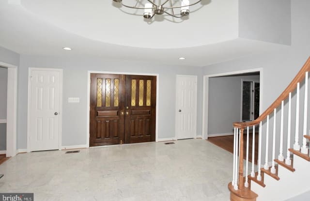 6286 DUNAWAY Court Gallery 2