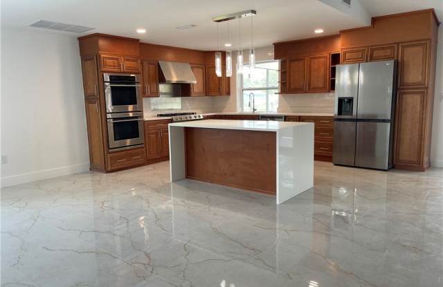 2210 Isle Of Pines Avenue photos photos