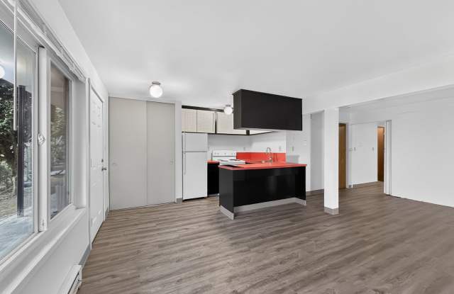 1319 15th Ave S#15 Gallery 1