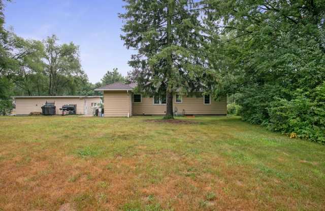 Available Sept 01 in Andover: 3bd 1ba 2car garage Large Corner Lot $1,995.00 plus utilities Gallery 4