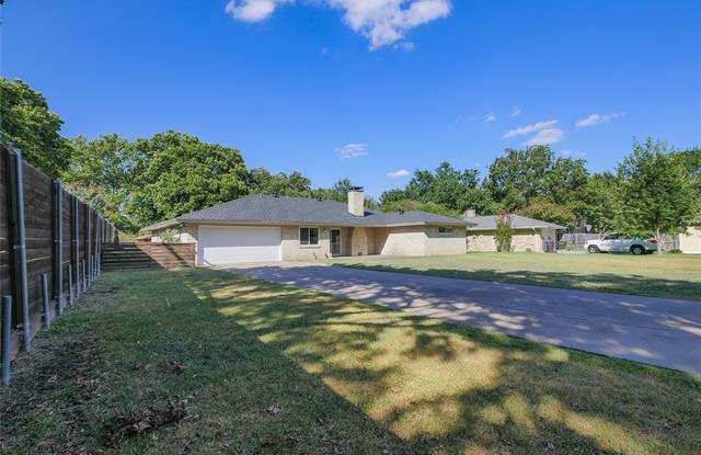 1612 Westridge Drive Gallery 3