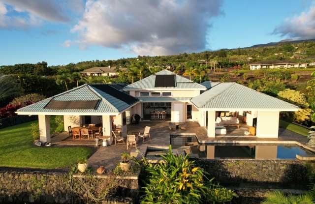 Panoramic Oceanview Retreat with Infinity Pool in Kona Hills Gallery 3