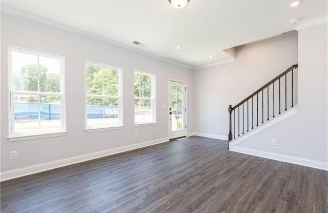 517 Hardy Drive Gallery 4