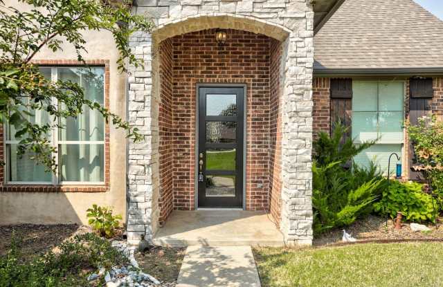 Spacious Country Retreat in Choctaw – Modern Comfort on Expansive Acreage! Gallery 3