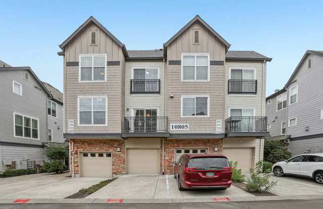 Dual-Suite 2BR/2.5BA Townhome-Style Condo — Gas Fireplace, Balcony & Attached Garage | Heron Creek, Hillsboro photos photos