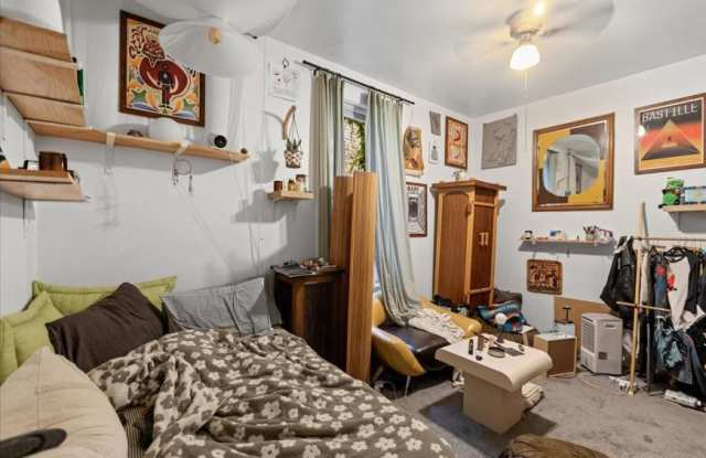 2507 North Sawyer Gallery 3