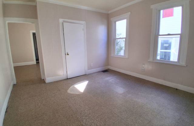 Spacious 4 Bedroom Home FOR RENT in Bridgeton $2150 Gallery 4