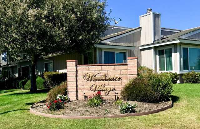 Beautifully Renovated 2 Bed, 2 Bath Condo for Rent photos photos