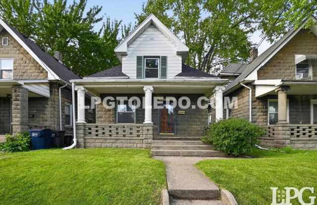 1715 Greenwood Ave photos photos