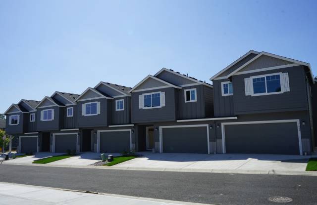 LIKE NEW TOWNHOME FOR RENT IN THE SIFTON AREA - 7404 NE 136th Ave photos photos