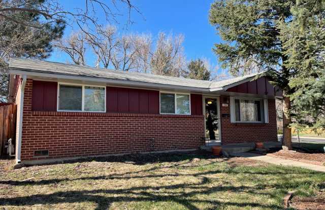 Adorable, Centrally Located 3 Bed/1.5 Bath Home - 3300 Euclid Avenue, Boulder, CO 80303