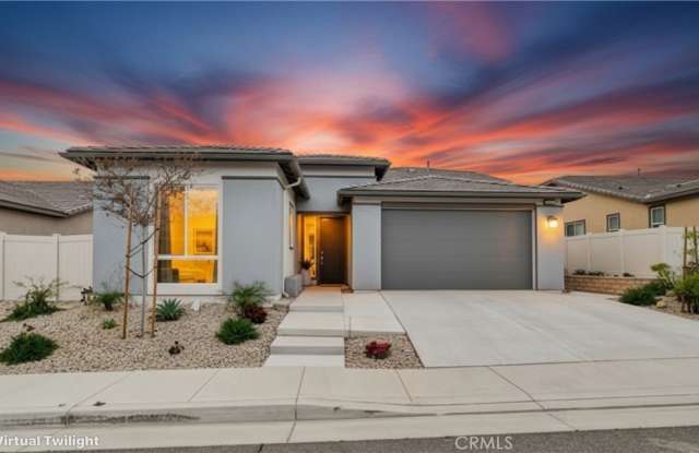 1539 Newland photos photos