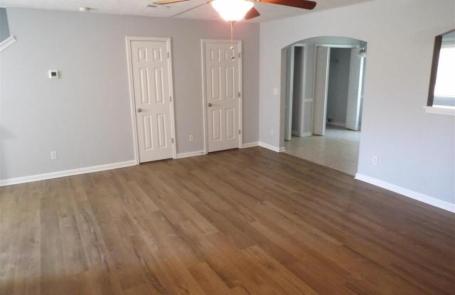 101-1C College Station Court Gallery 3