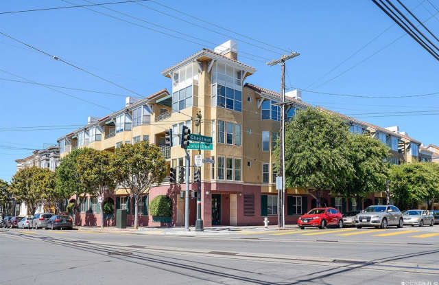 Contemporary 2BR/2BA Condo in the Heart of North Beach – Parking Included Gallery 1