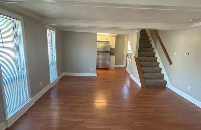 Modern 1 Bedroom Townhome in Prime Moon Township Location! Gallery 4