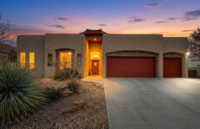 NW Executive Living 3/BD 2.5/BA 3/CG photos photos