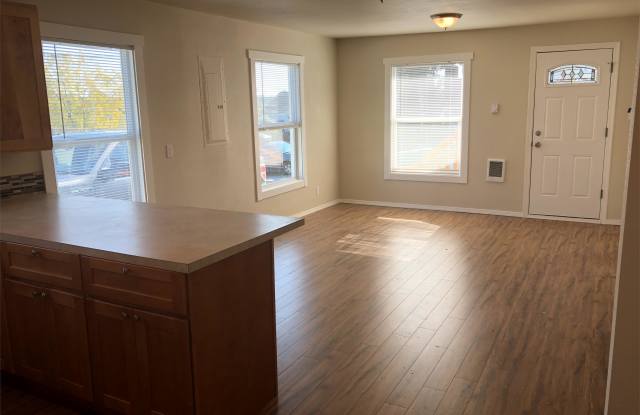 4128 West F Street - 1 - 4128 West F Street, Navy Yard City, WA 98312