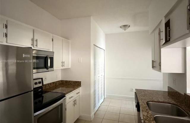 18348 NW 68th Ave photos photos