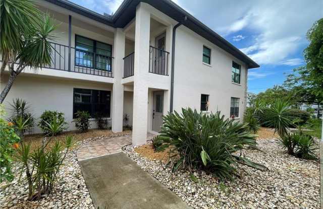 4525 Country Club Boulevard unit: 112 photos photos