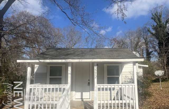 1572 Farley Avenue Extension — 3-Bedroom Home in Spartanburg photos photos