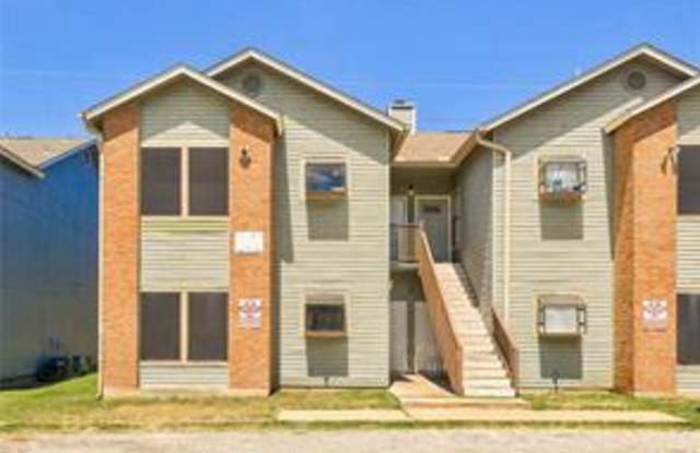 2505 West Slaughter Lane - 2 photos photos