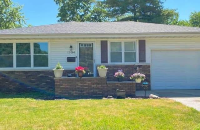 1304 North Broadway Avenue photos photos 1304 North Broadway Avenue photos photos