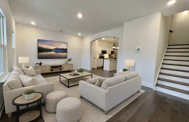 Spacious Townhome Located Minutes from Downtown Gallatin and Hendersonville! photos photos