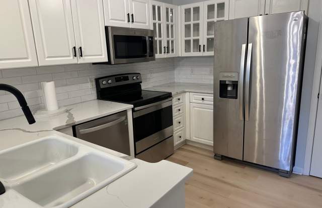 Spacious 2 Bedroom Luxury Condo with Pool Access – Wilmington, NC photos photos