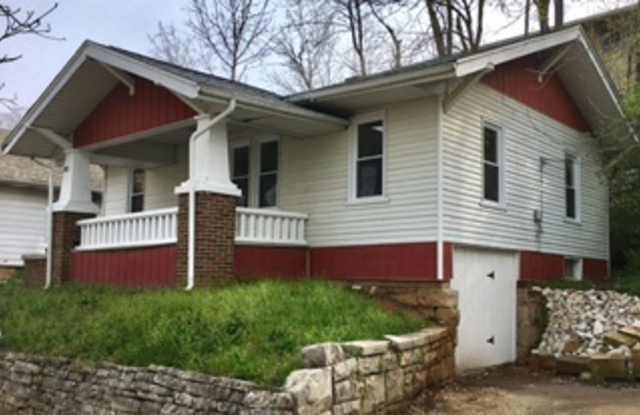 2 Bedroom House (Can occupy 3 unrelated Adults) $1,700.  Available August 2027 Gallery 1