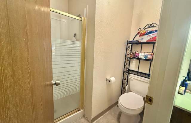 $500 Move-In Bonus! Spacious 3BR/2BA Home in Prime Davis Location photos photos