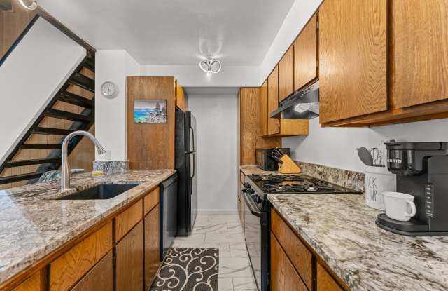 SKI LEASE:  Updated Townhome in Upper Kings Beach! Gallery 4