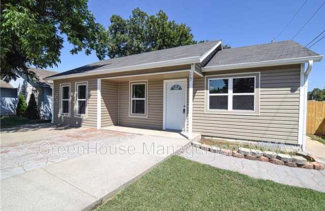 117 E Veterans Pkwy photos photos