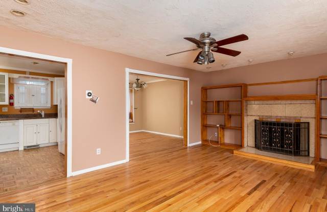 9116 SUMMER PARK DRIVE Gallery 3
