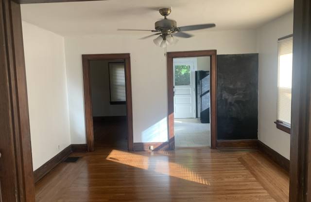 4515 Ashland Avenue Gallery 2