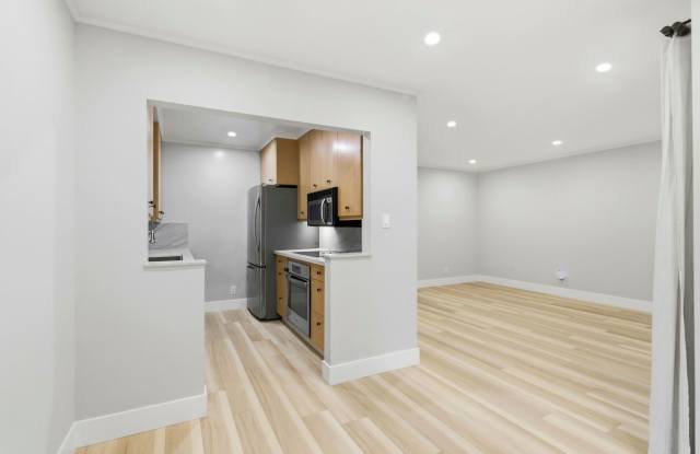 Move-In Ready 2 Bedroom/1 Bathroom Condo in The Heart of Mountain View! photos photos