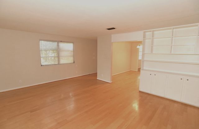 1219 Knobb Hill Drive Gallery 2