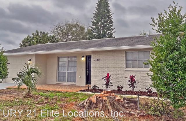 6904 Tierra Verde St. - 6904 Tierra Verde Street, Jasmine Estates, FL 34668