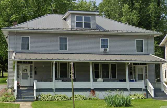 206 Roxbury Rd - 4 BR/1 Bath townhouse - $1200/mo Available NOW - 206 Roxbury Road, Shippensburg, PA 17257