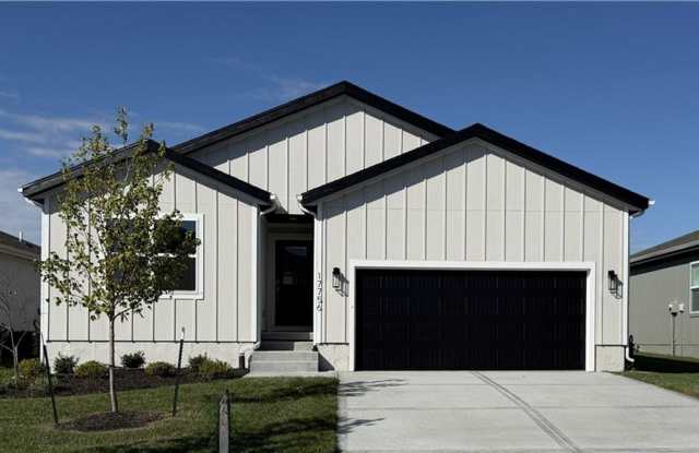 {17756} Brand New Reverse 1.5 + Finished Basement + Community Pool photos photos