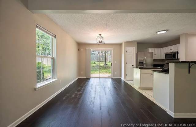 Room in 5 Bedroom Home at Feldspar Way photos photos