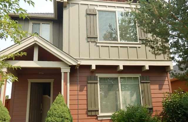 2 Story Home in Ochoco Pointe Subdivision - Front Lawn Maintenance Provided by HOA. Available Late September! Gallery 1
