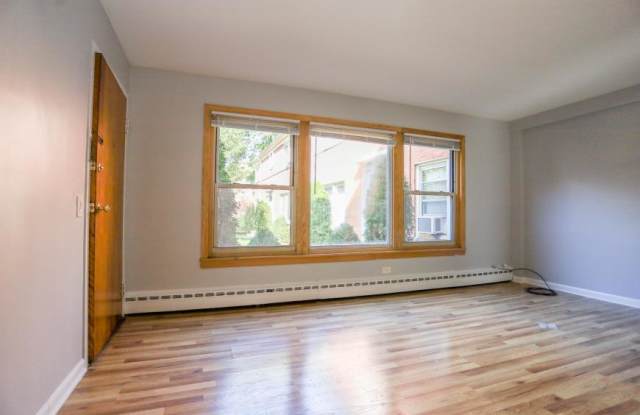2111 West Farragut photos photos