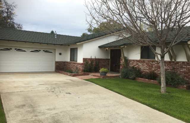 Single story 3 bed, 2 bath home with RV Access photos photos