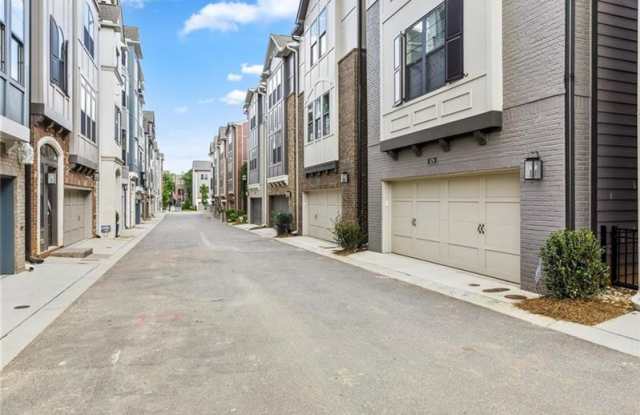 578 Broadview Place NE Gallery 2
