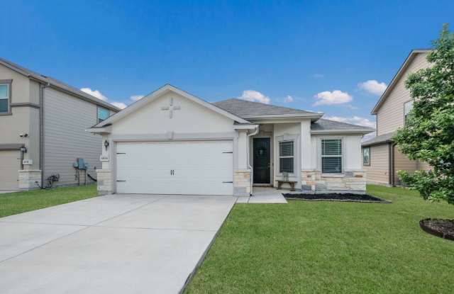 Room in 3 Bedroom Home at Dashmoor Creek Gallery 3