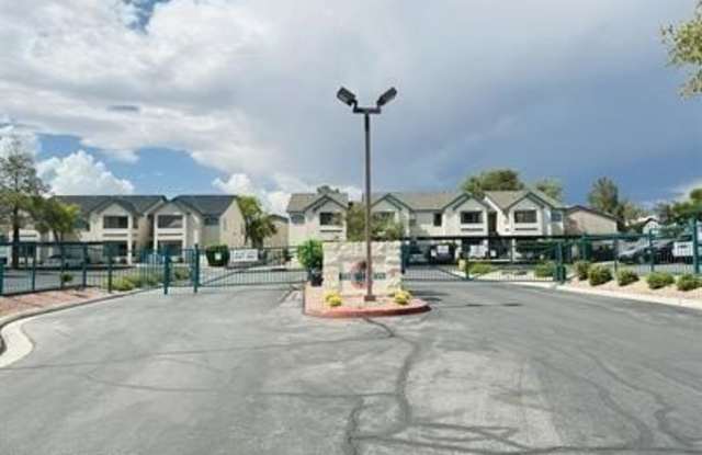 5251 Lindell Road photos photos
