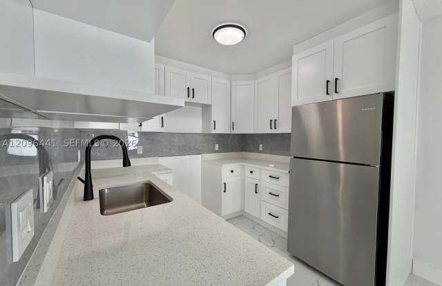 797 Crystal Lake Dr Gallery 2